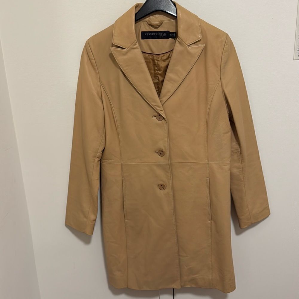 Kenneth Cole New York Woman’s Genuine Leather Full Length Tan Coat. Size Medium.